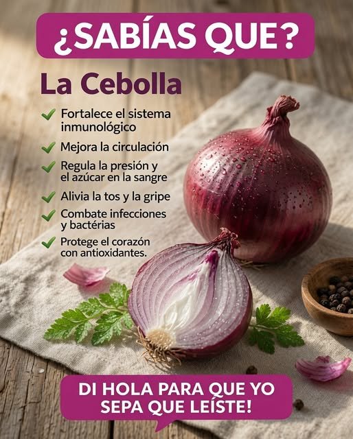 Cebolla roja entera y cortada